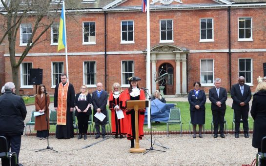 Mayor and community leaders taking one minute silence in solidarity with Ukraine