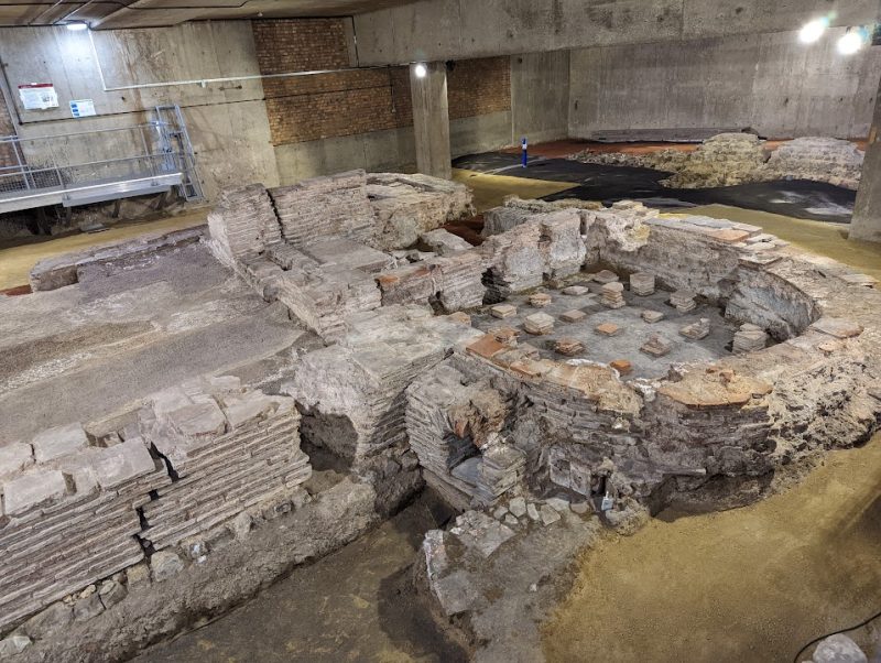 Roman bath remains under Billingsgate office block