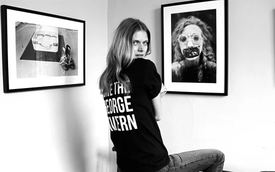 Model posing in a Save the George Tavern t-shirt. Credits: Pauline Forster.